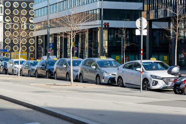Comment les œuvres d'art peuvent-elles être utilisées pour interpeller sur les questions de justice sociale ?